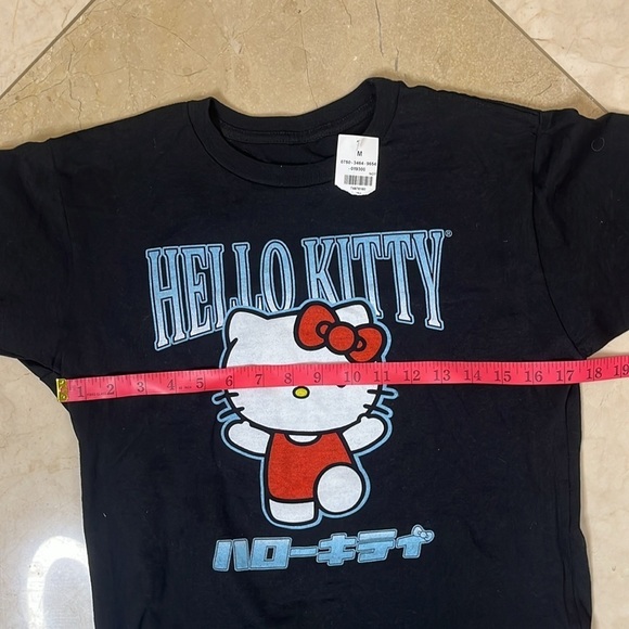 ⭐️ Hello Kitty black t-shirt- size medium - Picture 2 of 5